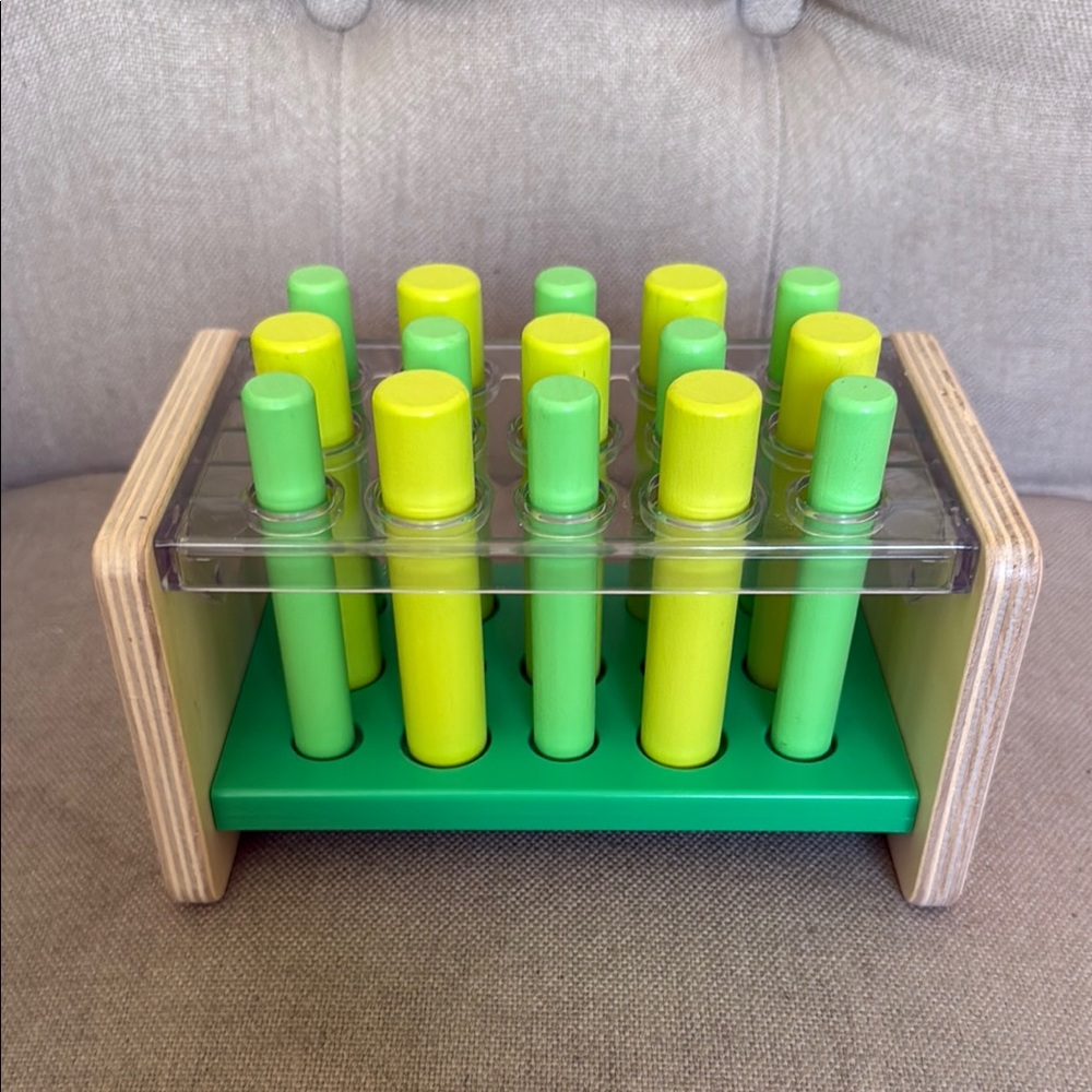 LOVEVERY Wooden Posting Stand